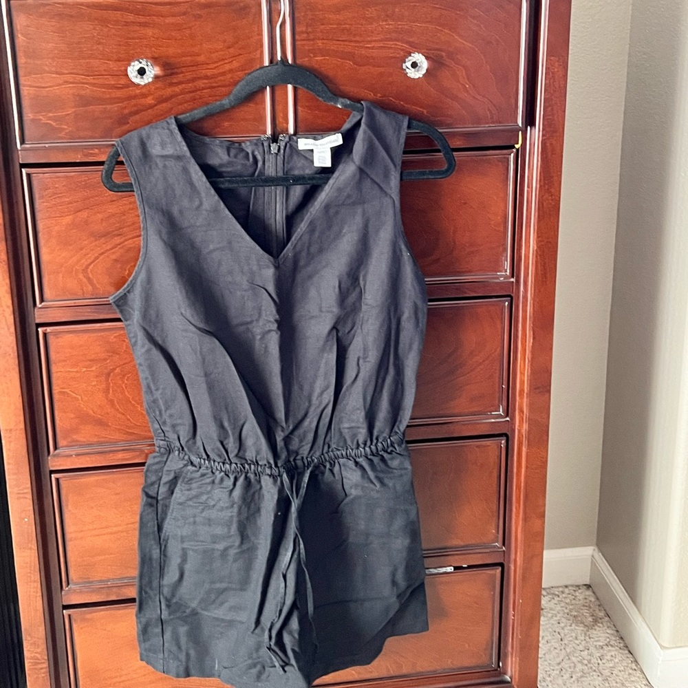 Black linen sleeveless jumper